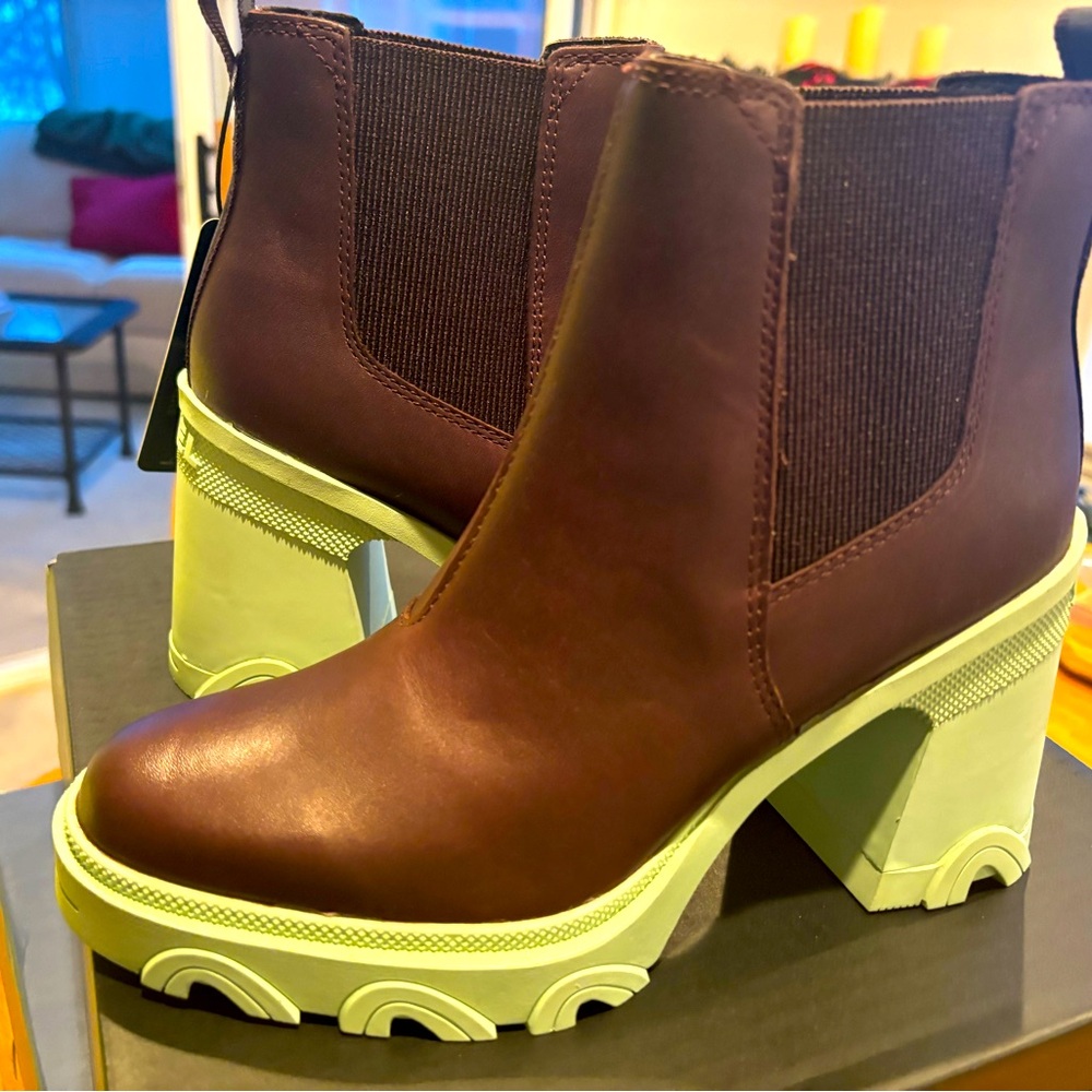 New with tags- Sorels